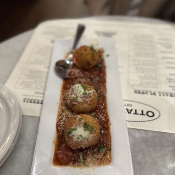 Ottava Via signature dishes Veal Polpette, Penne Alla Arrabbiata, Ragout Alla Bolognese.